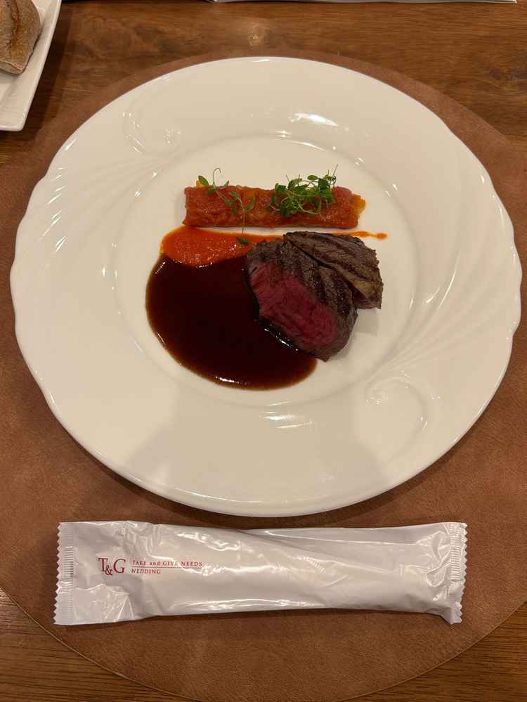 試食は肉料理と魚料理をいただきました。どちらもとても美味しかったです。