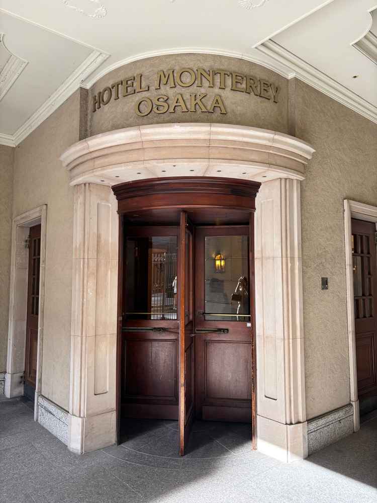 ホテルの入り口