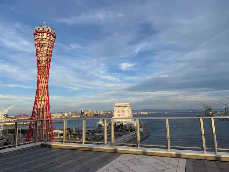 理想のポートタワーが良く見える最高のロケーションです。