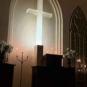 教会のライトを暗くした状態。幻想的な雰囲気でした。