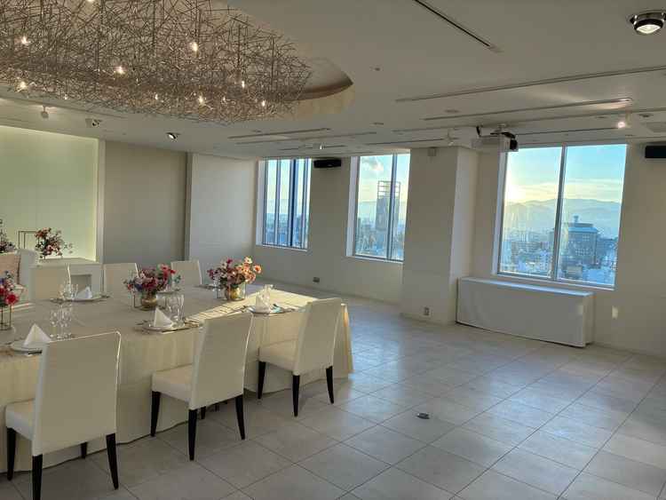 ホテル屋上の披露宴会場