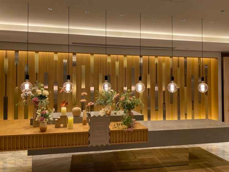 披露宴会場に行くまでに小さい一部屋があるのが良いと感じた。このスペースも小物類が可愛らしく良かった。