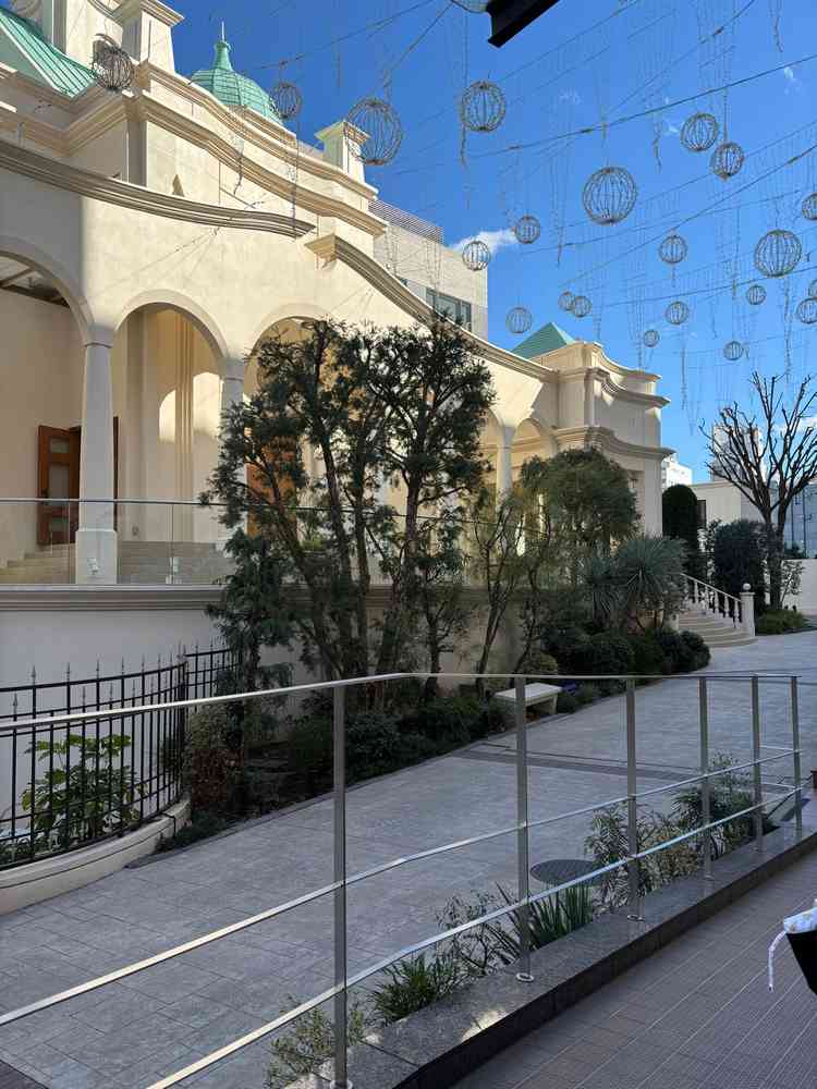 独立型のチャペル。お庭も素敵