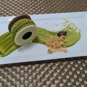 実際のコースにも含まれるデザートを試食しました。見た目もかわいく喜ばれそうでした。