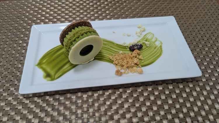 実際のコースにも含まれるデザートを試食しました。見た目もかわいく喜ばれそうでした。