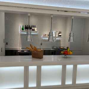 披露宴会場に併設のオープンキッチン。ライブ感がありよい。