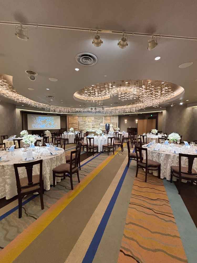 披露宴会場は、全て丸にした会場というのが印象的でした。円満という意味が込められているそうです。