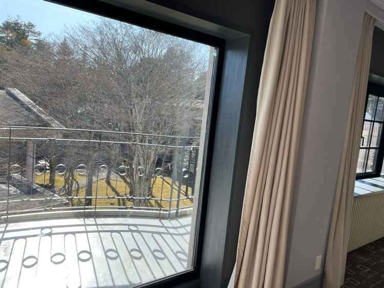 披露宴会場から見える景色。冬はやや寂しい印象がありますが、緑いっぱいに広がる景色をイメージできました