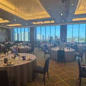 皇居を望む上質感漂う会場です。