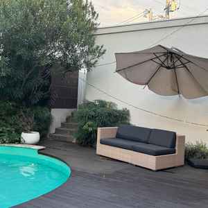 披露宴会場のすぐ側にガーデンがあり、晴れた日には自然光と共に良い写真を思い出に残すことができる