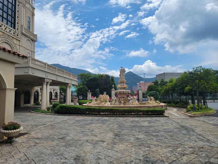 外観です、入り口から入ってすぐ高級なイメージでした。入り口分かりやすいので助かります！