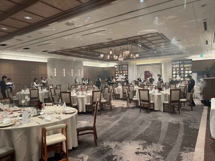 こちらの会場はすごく広くて豪華な披露宴ができそうだなと思いました。