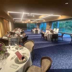 開放的でとても綺麗な披露宴会場でした。