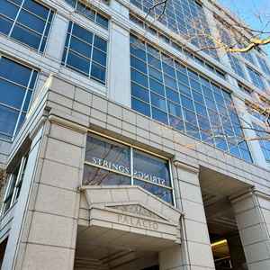 表参道駅を上ったところ