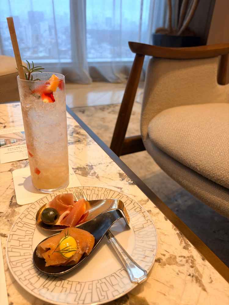 洗練されたドリンクとフィンガーフードで、特別なひとときをゆったり楽しめました。