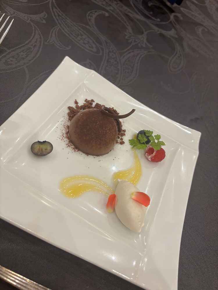 デザートも美味しかったです。フルコースを2人で半分ずつ食べるような内容でした。