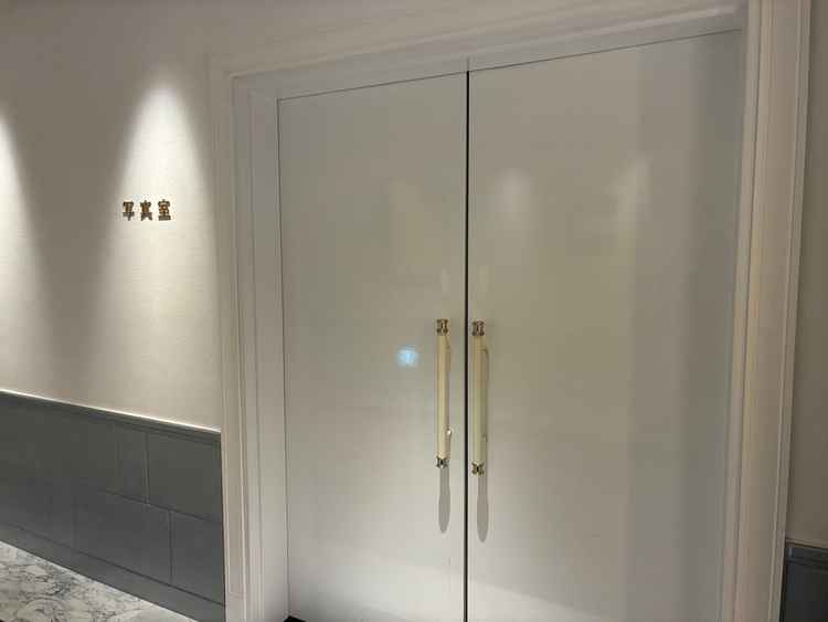 写真室、本日中は見られなかった。両家の親族が揃うこのタイミングで集合写真を残せるとのこと。