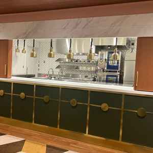 オープンキッチンがあり作りたてのご飯を食べられます