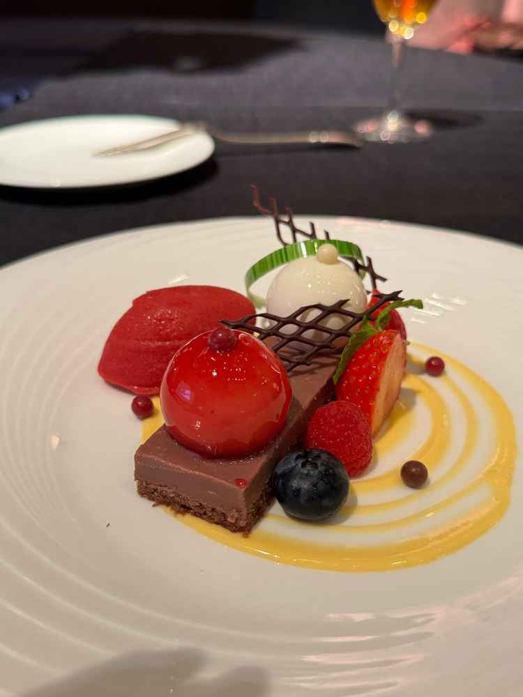 デザートのチョコレートタルトです