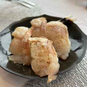 試食メニューでサプライズでクエの握り