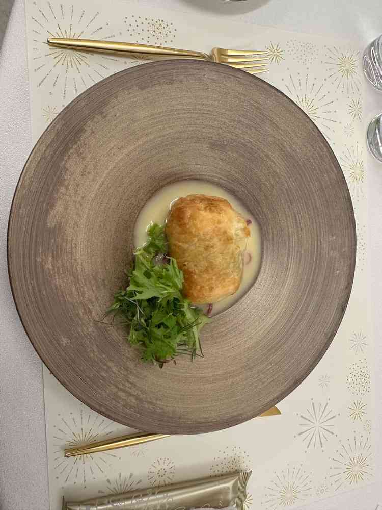 名物平目のパイ包み！めちゃくちゃ美味しくて、これは絶対にメニューに入れたいと思いました。