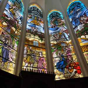 大聖堂のステンドグラスは圧巻でした。