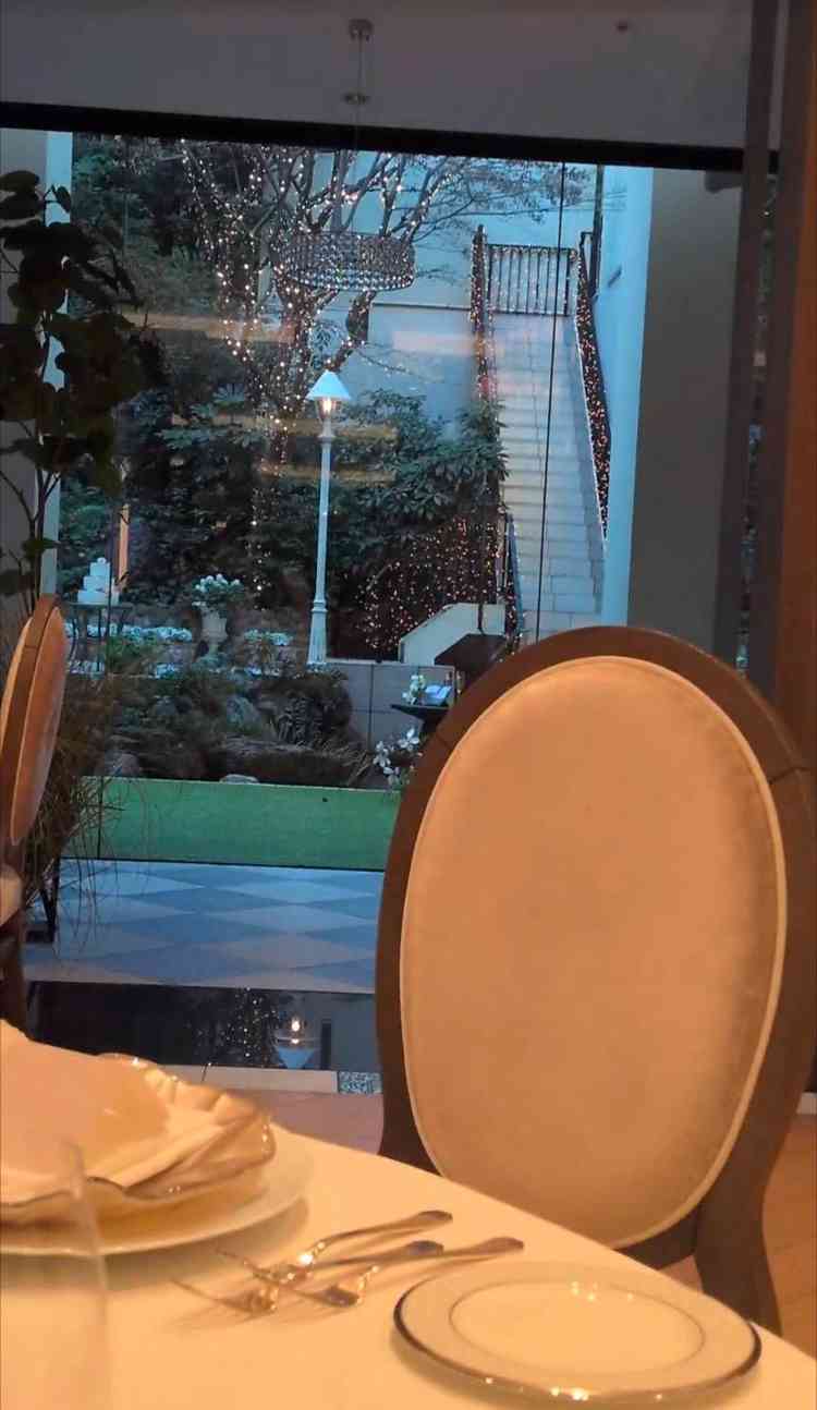 披露宴会場からガーデンが見えます。