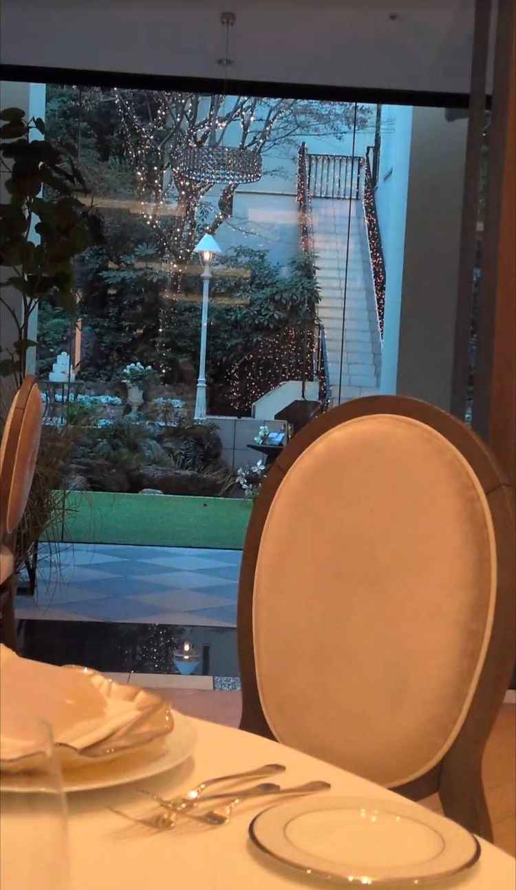 披露宴会場からガーデンが見えます。