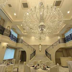 披露宴会場では美女と野獣を彷彿させるような左右からの登場シーンが他ではできなさそうと感じました。