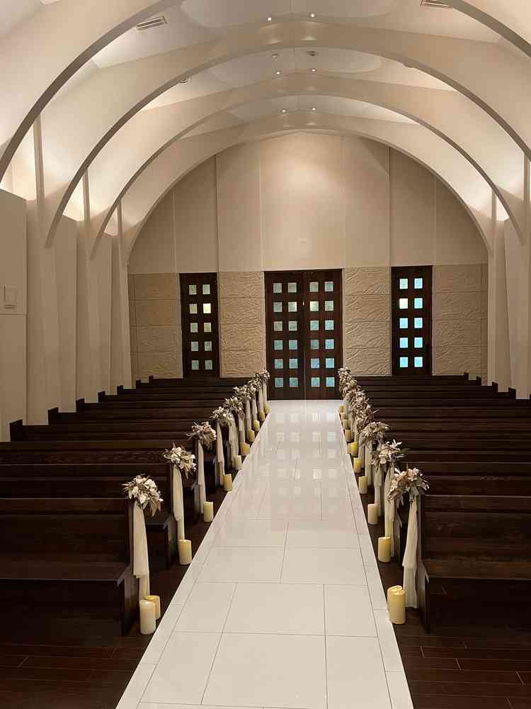 シンプルで落ち着いた雰囲気のあるチャペル。