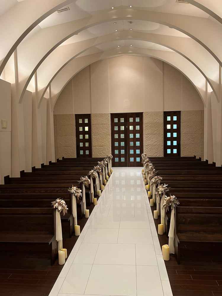 シンプルで落ち着いた雰囲気のあるチャペル。