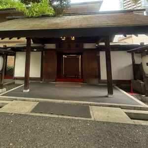 廊下から挙式場へつながっていました。