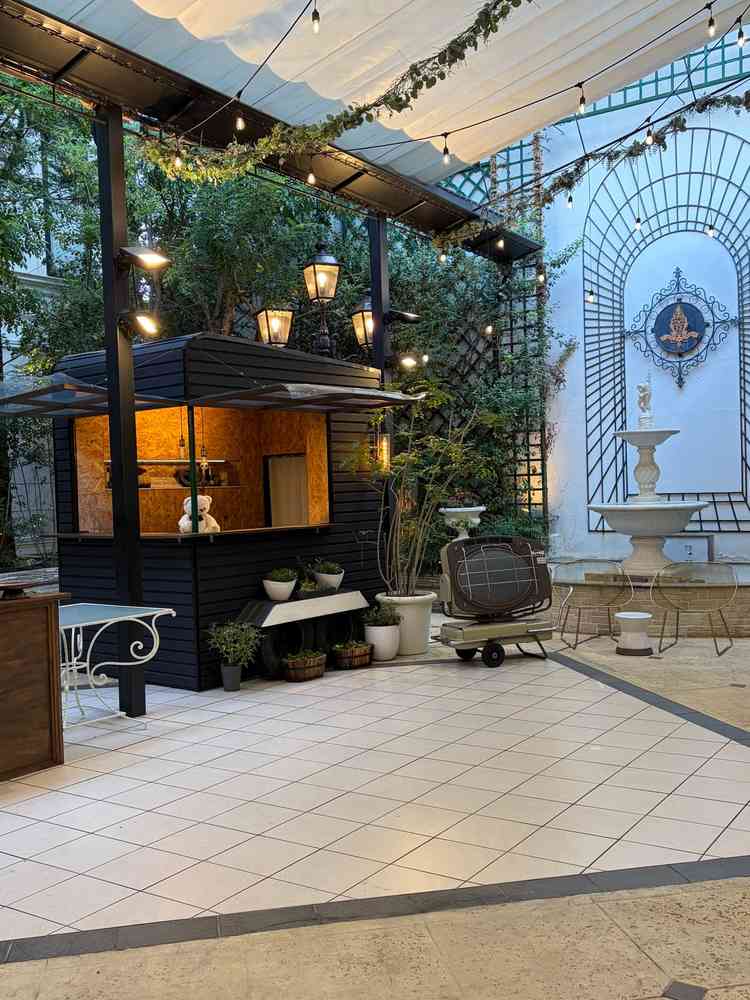 屋根があるため雨天でも安心です。