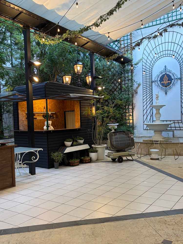 屋根があるため雨天でも安心です。