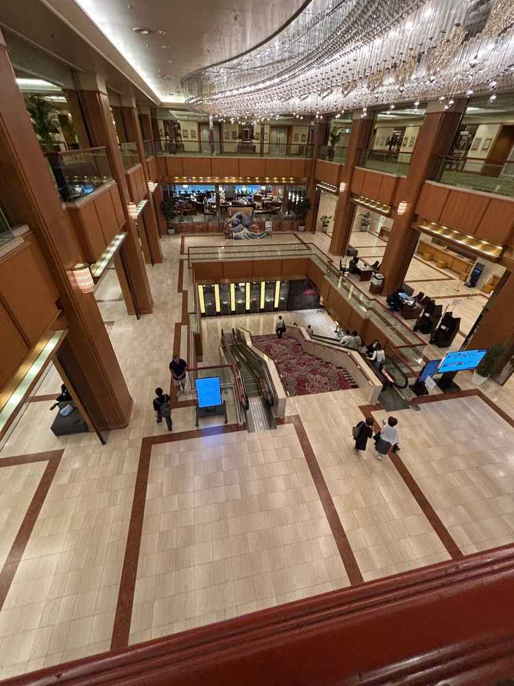 ロビー(ここで挙式を挙げることも可能です)