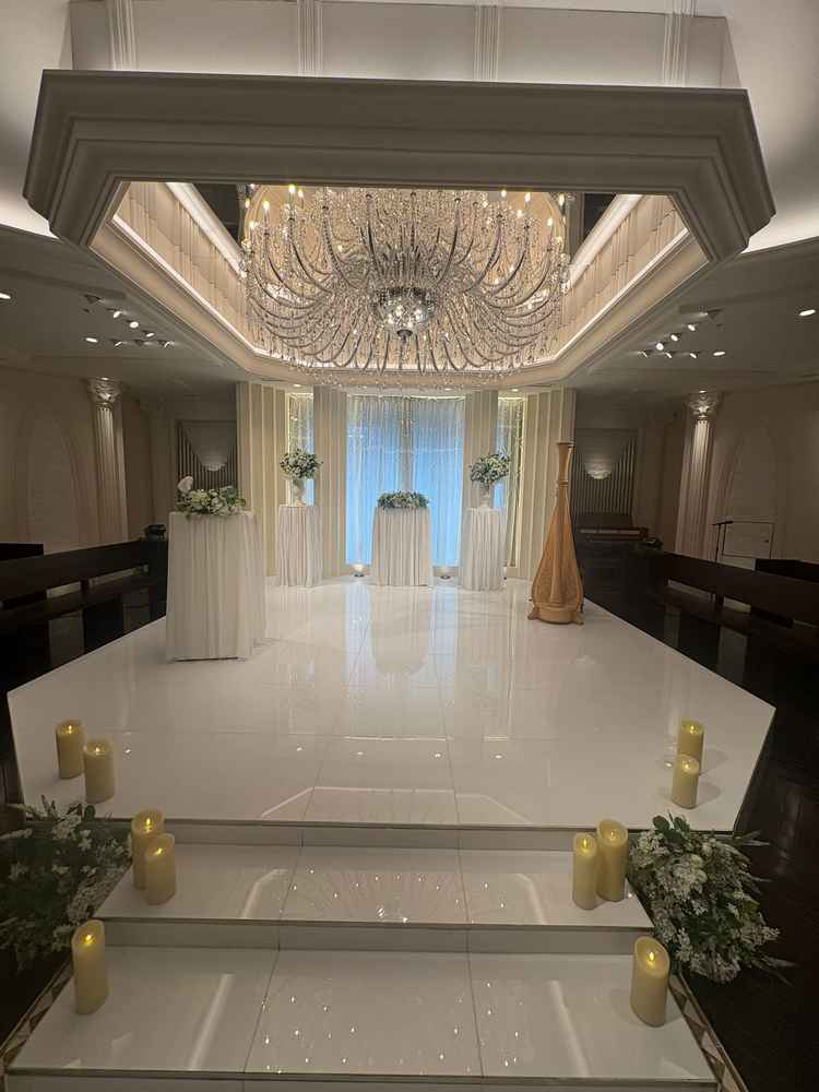 チャペルがどの席に座っても顔が見れるようになっており、魅力的でした。