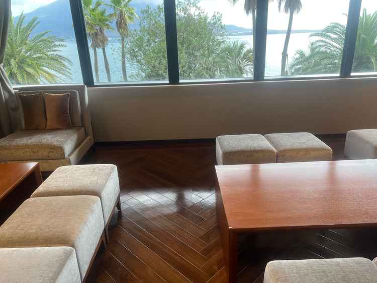 親族待合室やゲストのエントランスが広い印象。大人数呼ぶ際はとても良いと思った。