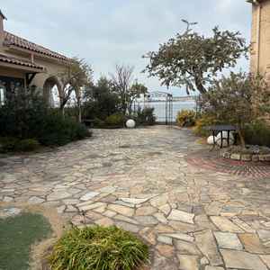 ガーデン挙式も行える