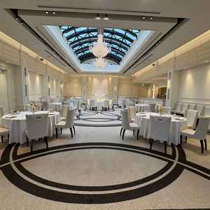 3階の披露宴会場も天井が高く、開放感が素晴らしい！