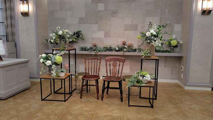 新郎新婦の席は要望によってソファやステージを出すなど変更できるとのことでした。