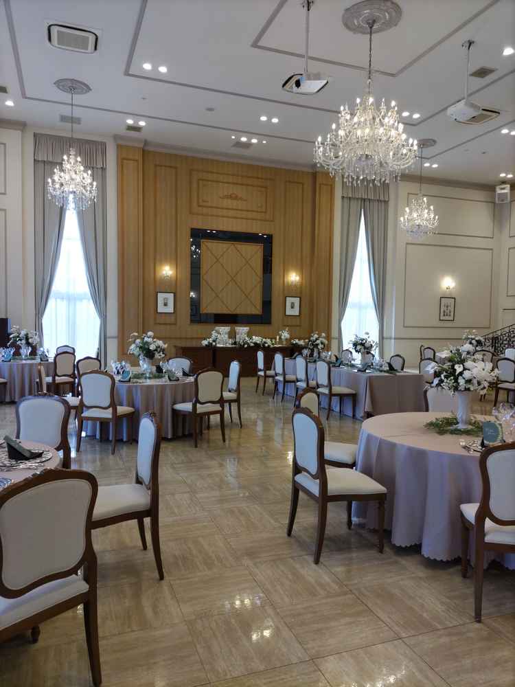 披露宴会場です。広くて明るさがあり、非日常な空間に圧倒されました。