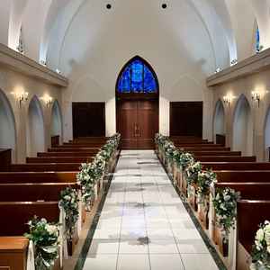 チャペル内の写真です。あたたかい雰囲気があります。