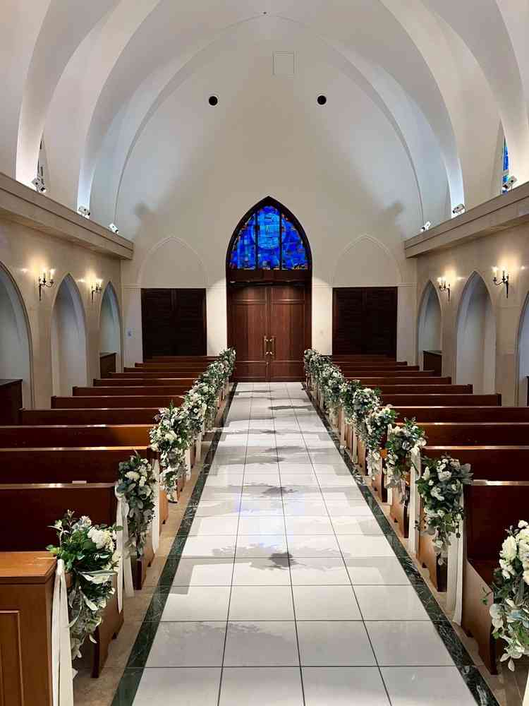 チャペル内の写真です。あたたかい雰囲気があります。