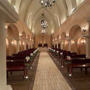 チャペルの中は花の香りがとても素敵でした。