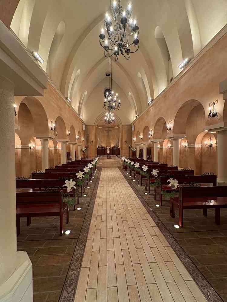 チャペルの中は花の香りがとても素敵でした。