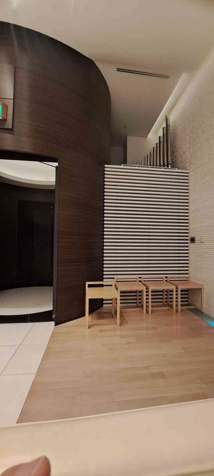 チャペル内の演奏設備は後ろにあり、新郎新婦を際立出せる作りになっている。