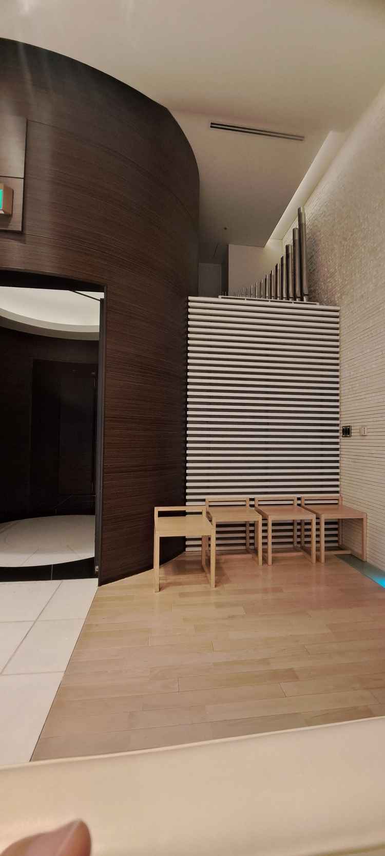 チャペル内の演奏設備は後ろにあり、新郎新婦を際立出せる作りになっている。