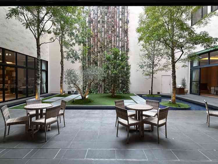 披露宴会場には美しいガーデンも完備