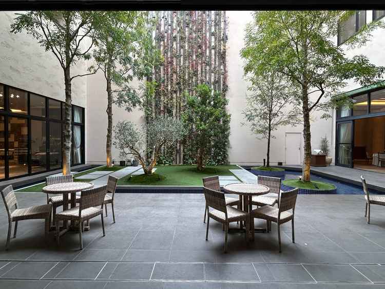 披露宴会場には美しいガーデンも完備