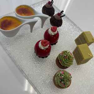 デザートビュッフェもできると聞き、デザートそのもの自体も美味しかったです。